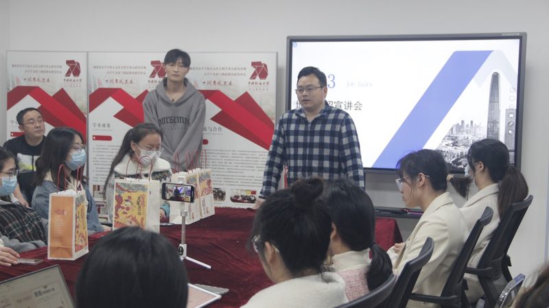 小标题：误区一：片面追求低价课程
